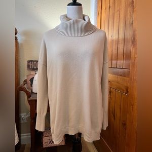 H by Halsten turtle neck sweater